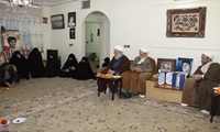 دیدار آیت الله ری شهری با خانواده شهید حمیدرضا اسداللهی